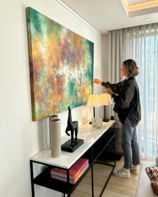 “Indépendance” s’affranchit des limites et invite à l’évasion. 
Découvrez-là chez @decobianchini à Bierges 💜  Indépendance - 140 x 100 cm, peinture acrylique sur toile.  www.facebook.com/alexiaorban-artiste
www.alexiaorban.com
alexiaorbandexivry@gmail.com  #alexiaorbanartiste #independance #belgiumartist #abstract #abstraction #work #painting #abstractwork #abstractpainting #abstractart #painting #acrylic #acrylicpainting #abstractionart #abstractionpainting #abstractionwork